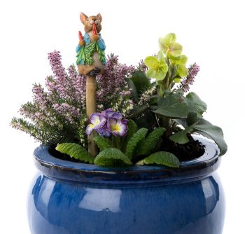 Beatrix Potter Peter Rabbit Eating Radishes Cane or Stake Topper (CCBP0001C) - L4 x W5 x H9 cm