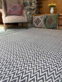 GRETA Soft Bedroom Rug Dark Herringbone Pattern - L70 x W115 - Grey