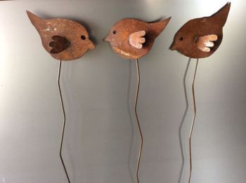 3 Birds on A Stake (Set of 3) - Traditional Forge Hand Made, Garden Ornaments - Steel - W10.2 x H61 cm - Bare Metal/Ready to Rust