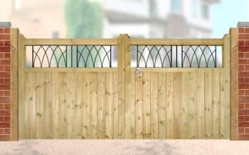 Windsor Low Double Driveway Gate - Pressure Treated Scandinavian Redwood - W2400 x H1200 mm