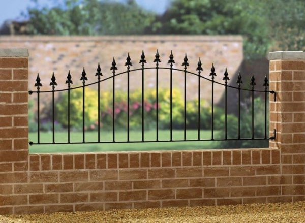 Saxon Spear Top Arched Railing Panel - Solid Steel - Fits Gap of 1830 mm x 660 mm High - Electro Galvanised/Black Powder Coated