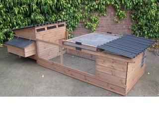 Hereford Poultry House - Portable chicken house for up to 8 hens 