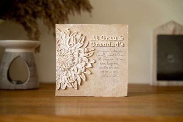 Gran and Grandad Plaque - L37 x W29 x H40 cm